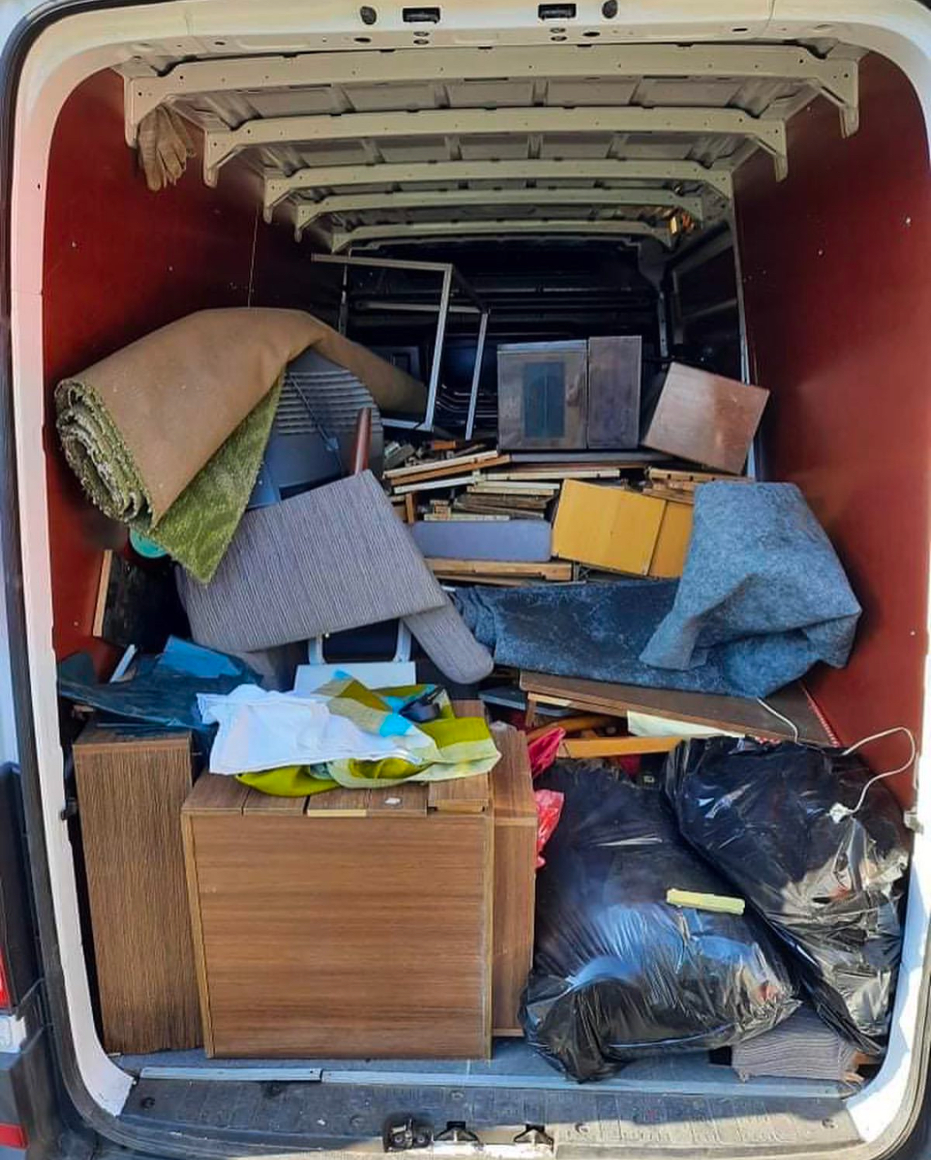 Грузоперевозки/ Вывоз и утилизация мусора,мебели, техники