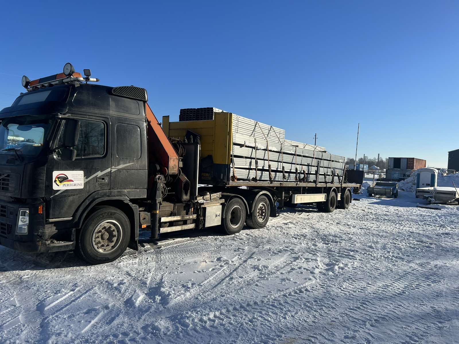 ПОЛУПРИЦЕП С КРАНОМ / ГРУЗОПЕРЕВОЗКИ / УСЛУГИ КРАНА / POOLHAAGIS KRAANAGA / TÕSTE-JA VEOTEENUSED
