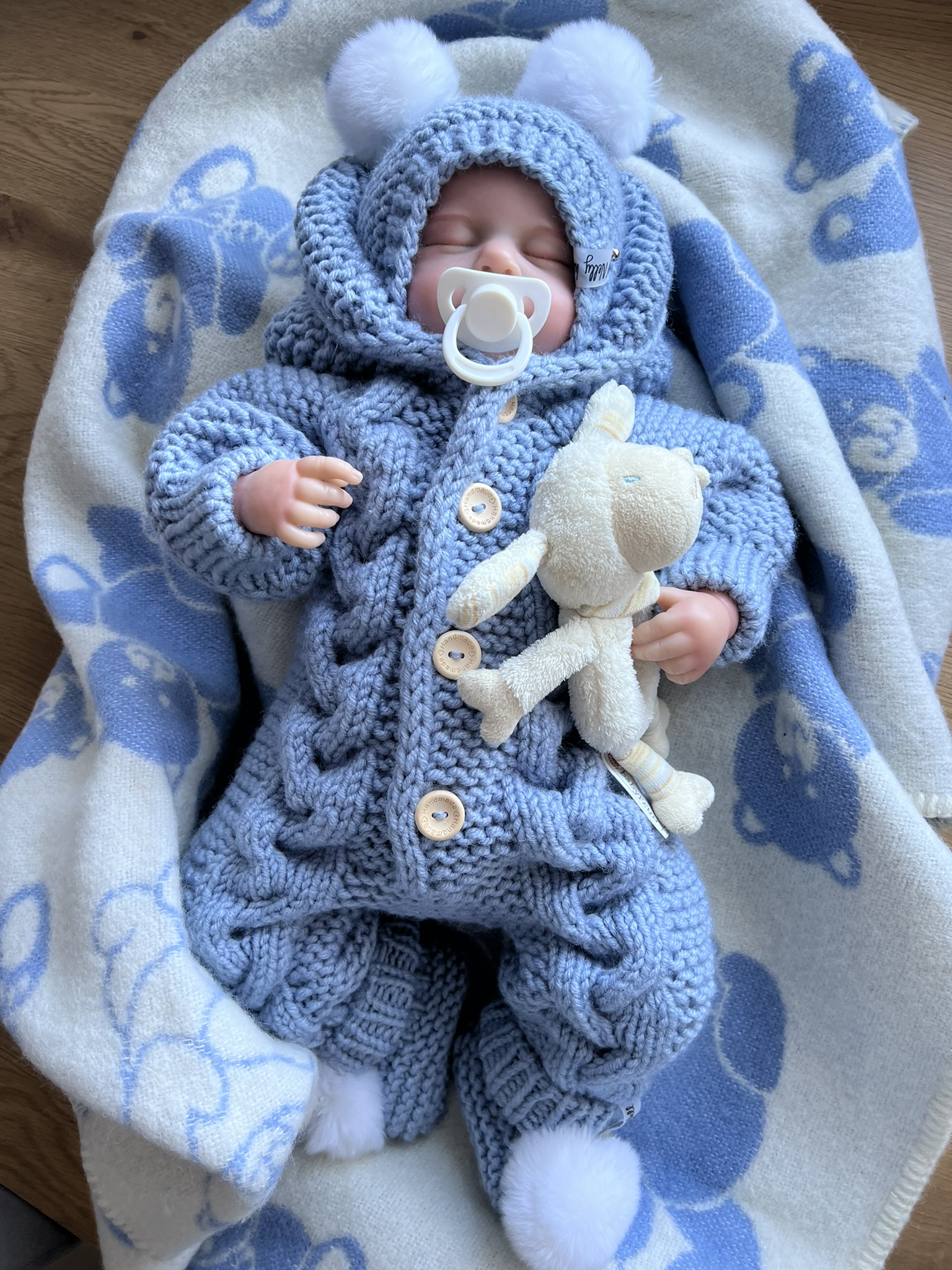 Nelly Novikov Knitting studio