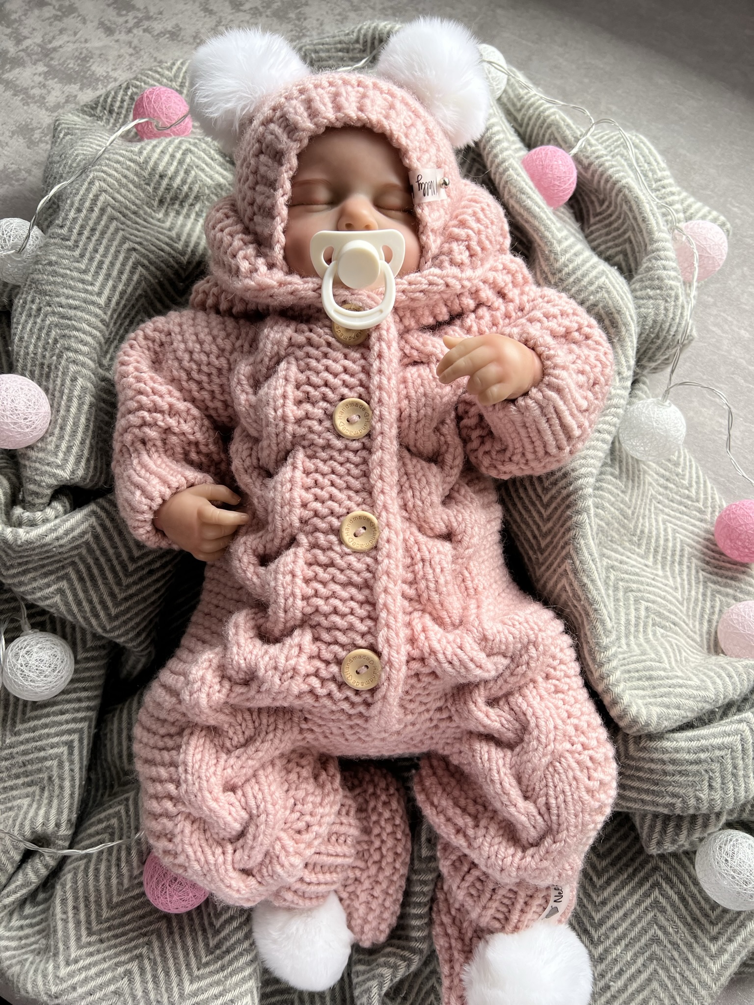 Nelly Novikov Knitting studio