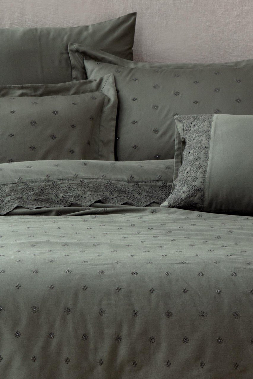 Satiinpuuvillased voodipesukomplektid