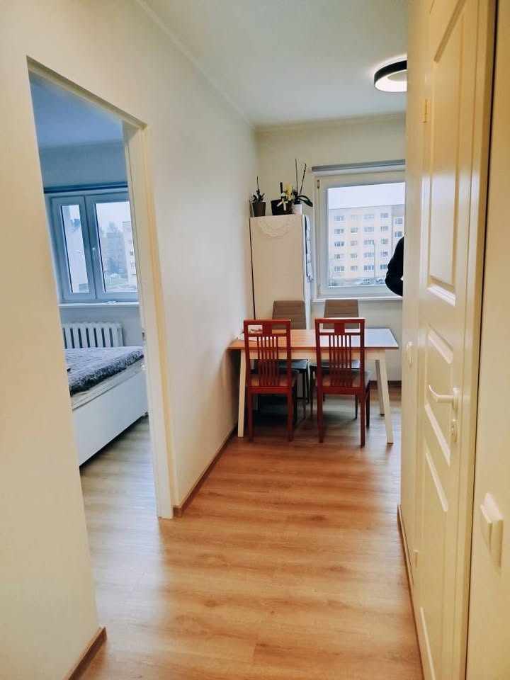 Pärnu. 2 toal. Papiniidu 33. 5/3 kor. Uus tehnika ja mööbel. üür 475 eur/kuu