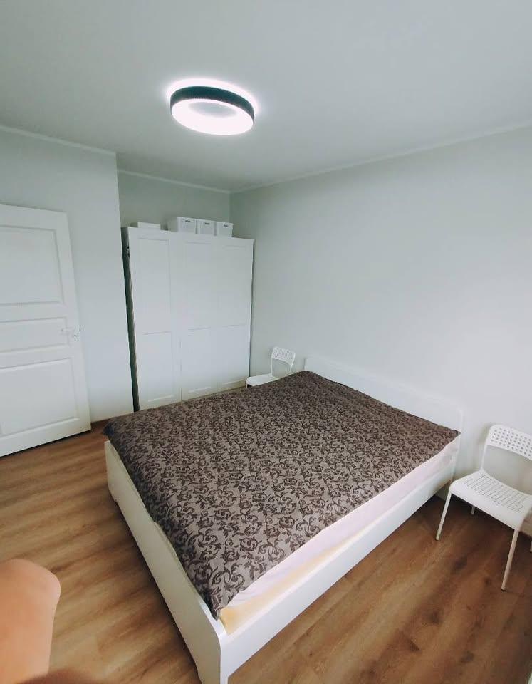 Pärnu. 2 toal. Papiniidu 33. 5/3 kor. Uus tehnika ja mööbel. üür 475 eur/kuu