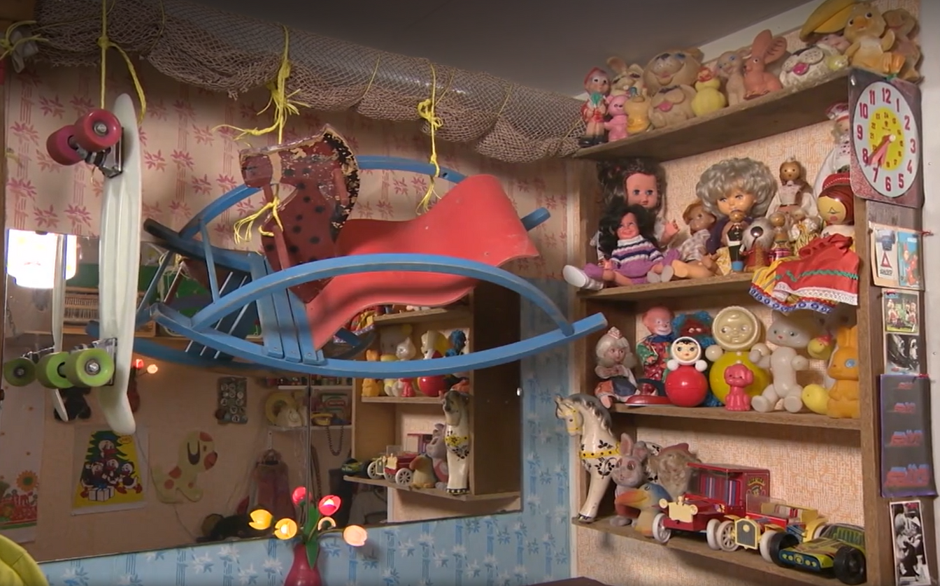 Lääne-Virumaal avati 1980. aastate stiilis retrokorter-muuseum ehitussoojakus